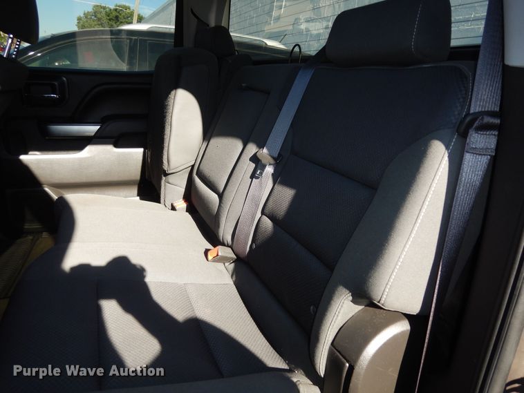 image for item DM3040 2015 Chevrolet Silverado 1500  Crew Cab pickup truck