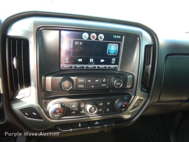 image for item DM3040 2015 Chevrolet Silverado 1500  Crew Cab pickup truck