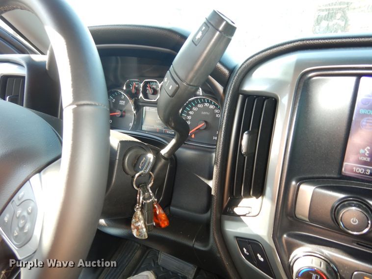 image for item DM3040 2015 Chevrolet Silverado 1500  Crew Cab pickup truck