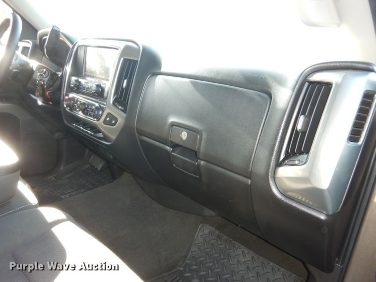 image for item DM3040 2015 Chevrolet Silverado 1500  Crew Cab pickup truck