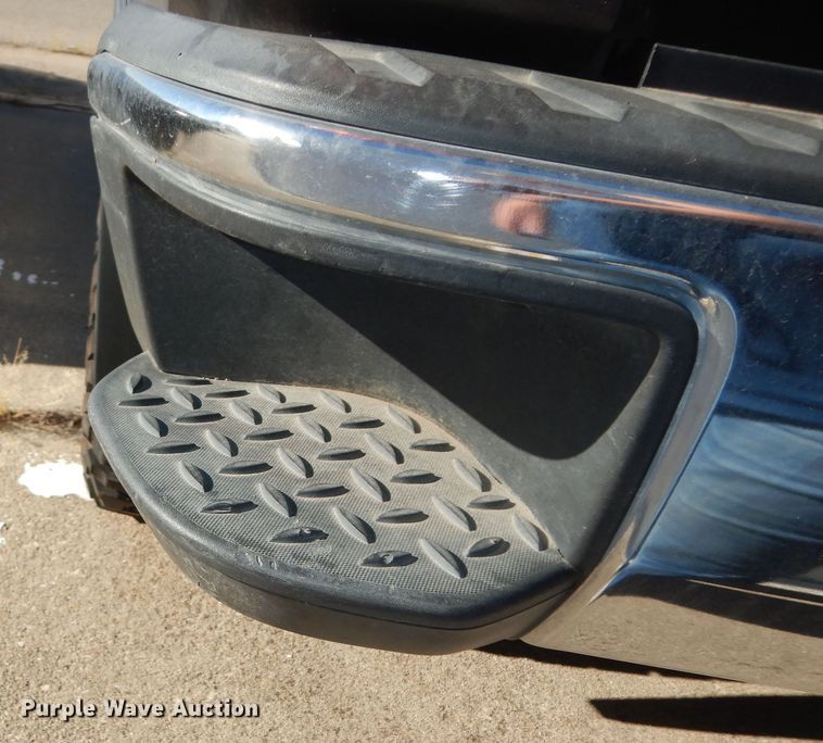 image for item DM3040 2015 Chevrolet Silverado 1500  Crew Cab pickup truck