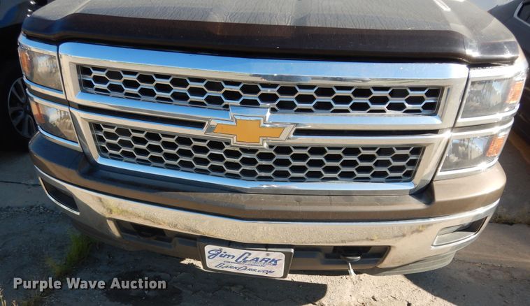 image for item DM3040 2015 Chevrolet Silverado 1500  Crew Cab pickup truck