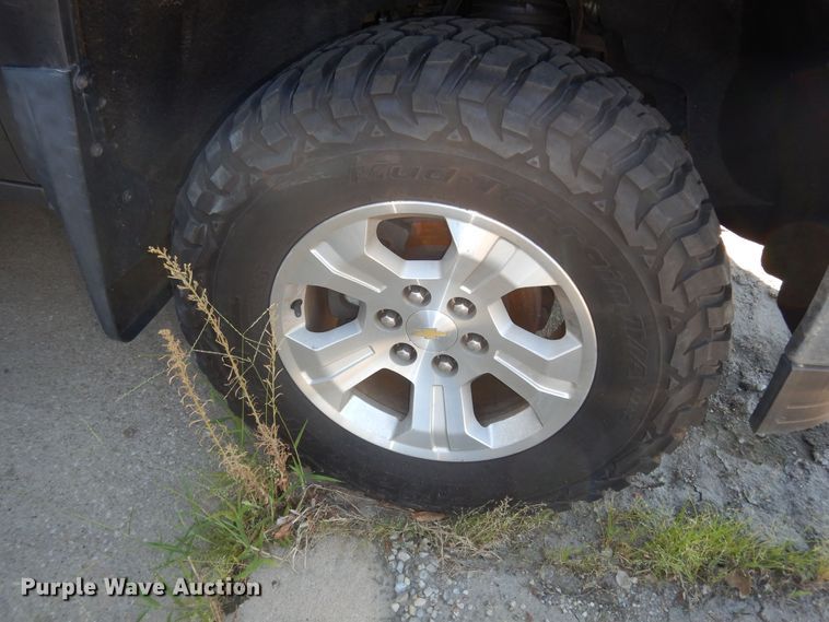 image for item DM3040 2015 Chevrolet Silverado 1500  Crew Cab pickup truck