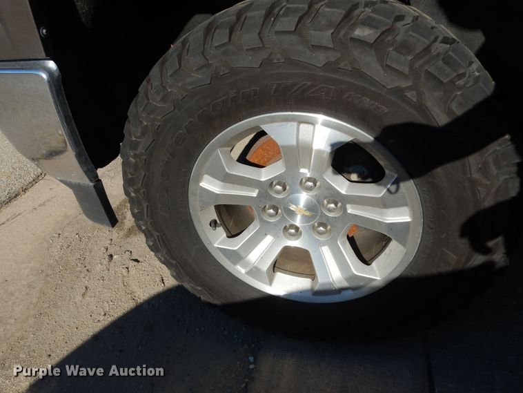 image for item DM3040 2015 Chevrolet Silverado 1500  Crew Cab pickup truck