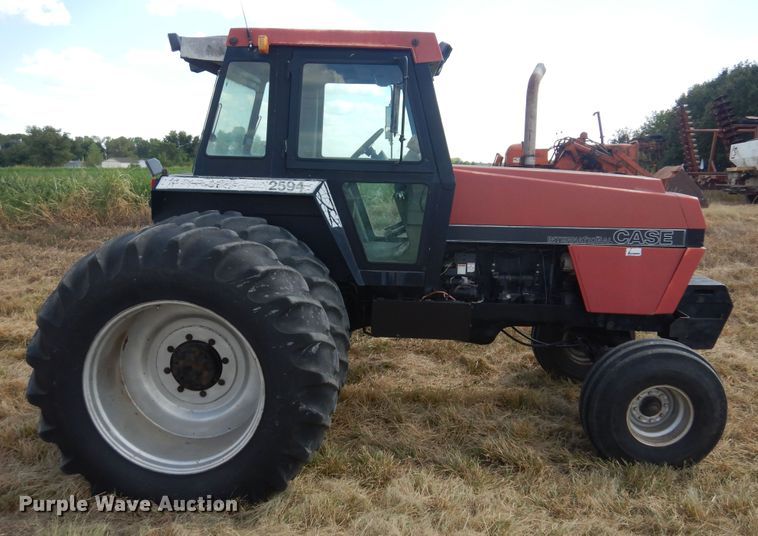 image for item DB7883 1984 Case IH 2594  tractor