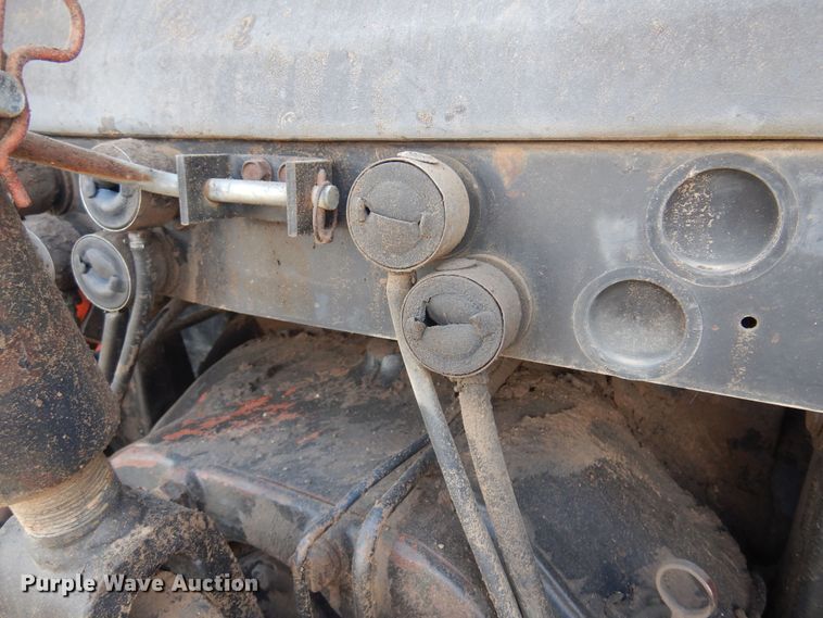 image for item DB7883 1984 Case IH 2594  tractor