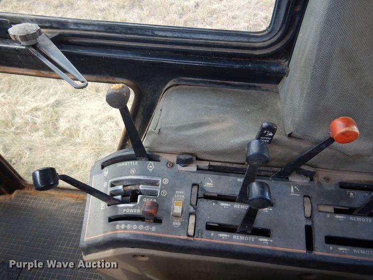 image for item DB7883 1984 Case IH 2594  tractor