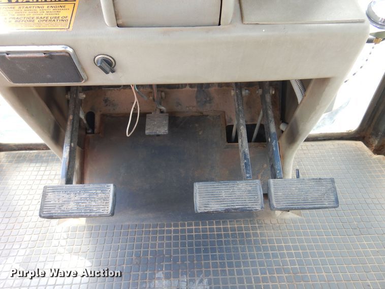 image for item DB7883 1984 Case IH 2594  tractor