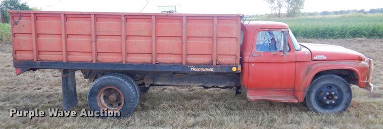 image for item DB7884 1966 Ford F600  grain truck