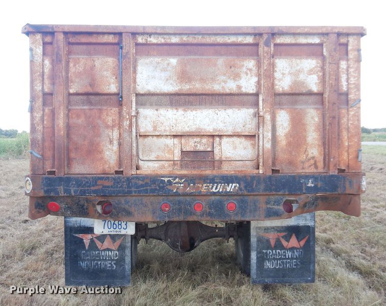 image for item DB7884 1966 Ford F600  grain truck