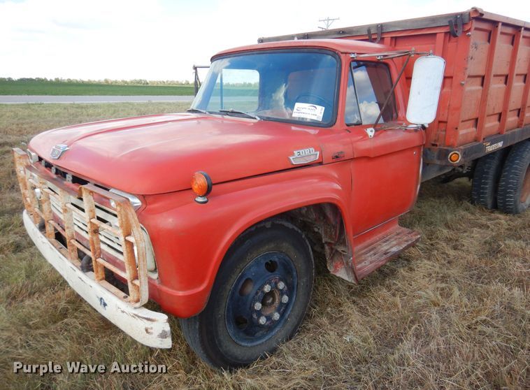 image for item DB7884 1966 Ford F600  grain truck
