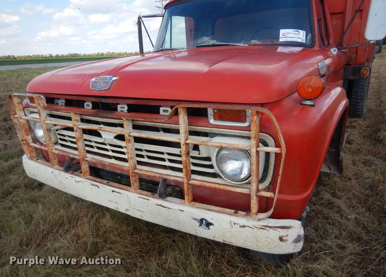 image for item DB7884 1966 Ford F600  grain truck