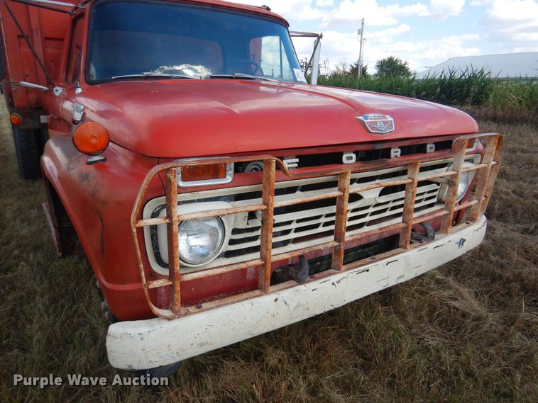 image for item DB7884 1966 Ford F600  grain truck
