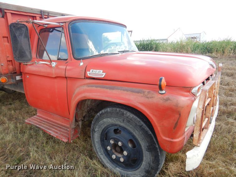 image for item DB7884 1966 Ford F600  grain truck