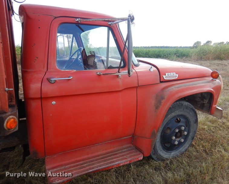 image for item DB7884 1966 Ford F600  grain truck