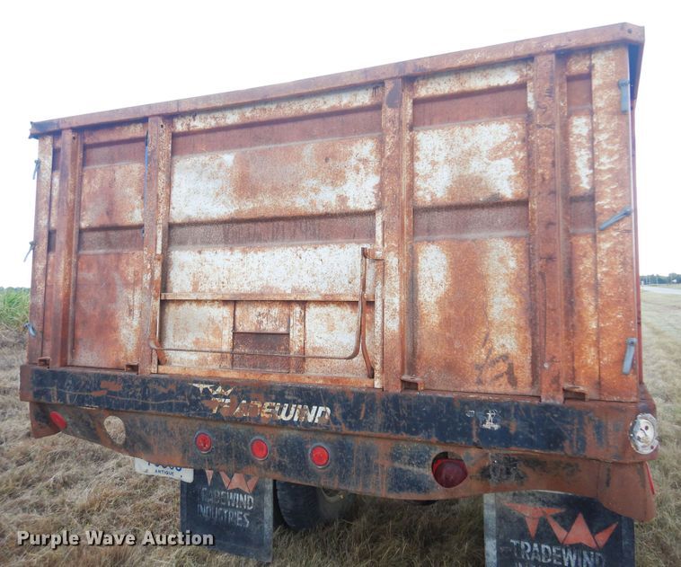 image for item DB7884 1966 Ford F600  grain truck