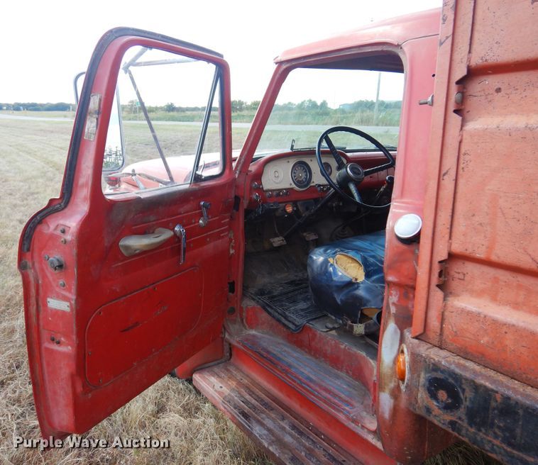 image for item DB7884 1966 Ford F600  grain truck