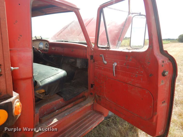 image for item DB7884 1966 Ford F600  grain truck