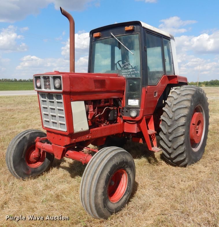 image for item DB7886 1979 International 1086  tractor