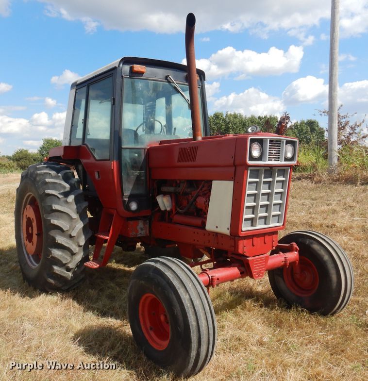 image for item DB7886 1979 International 1086  tractor