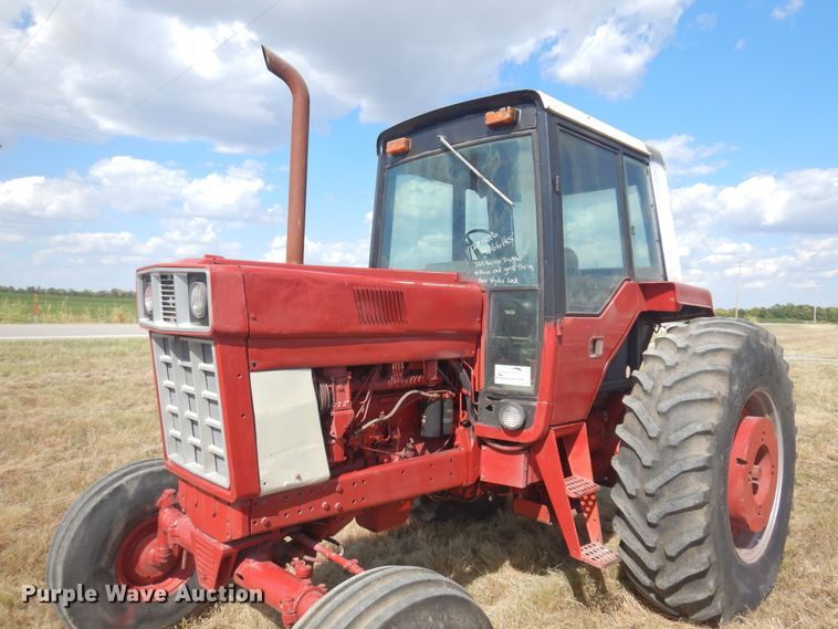 image for item DB7886 1979 International 1086  tractor