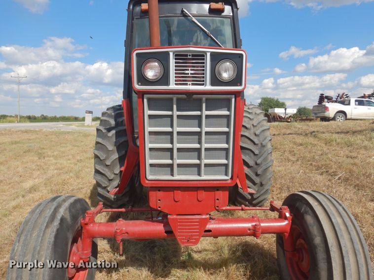 image for item DB7886 1979 International 1086  tractor