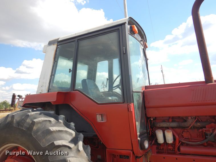 image for item DB7886 1979 International 1086  tractor