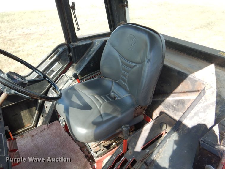 image for item DB7886 1979 International 1086  tractor