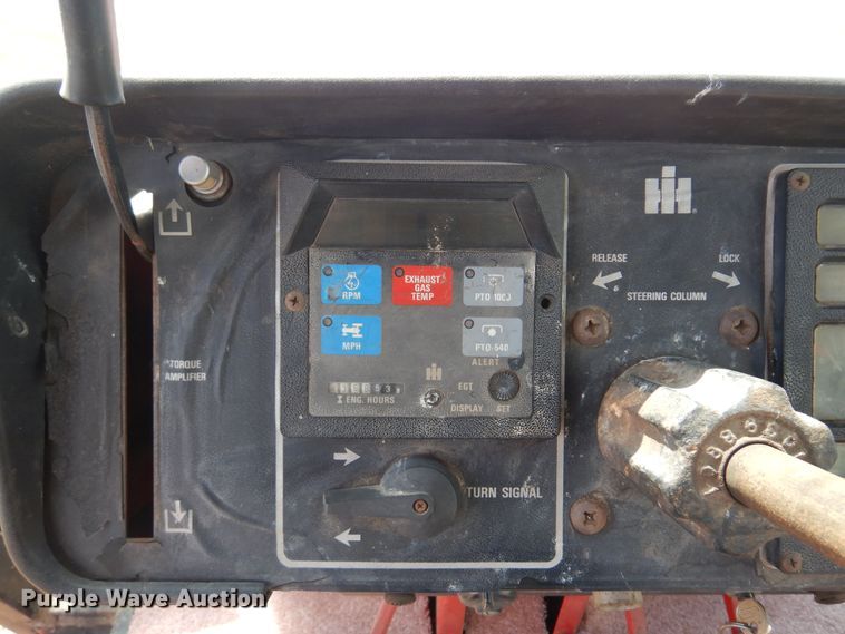 image for item DB7886 1979 International 1086  tractor