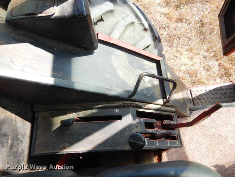 image for item DB7886 1979 International 1086  tractor