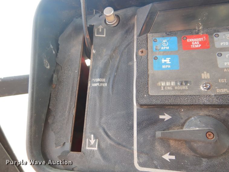 image for item DB7886 1979 International 1086  tractor