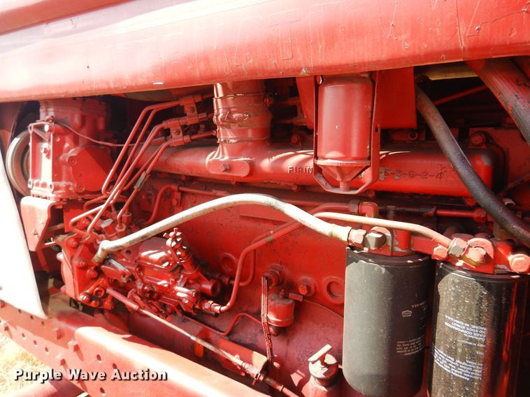 image for item DB7886 1979 International 1086  tractor