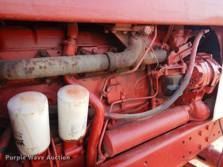 image for item DB7886 1979 International 1086  tractor