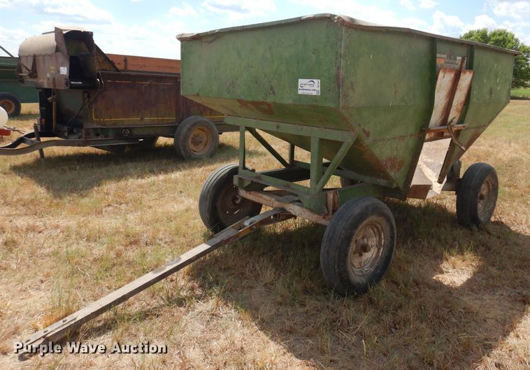 image for item DB7891 Huskee 165  gravity wagon