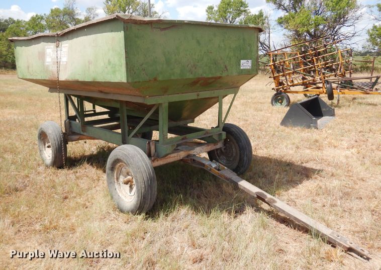 image for item DB7891 Huskee 165  gravity wagon