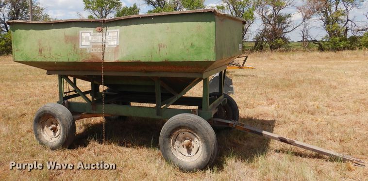 image for item DB7891 Huskee 165  gravity wagon
