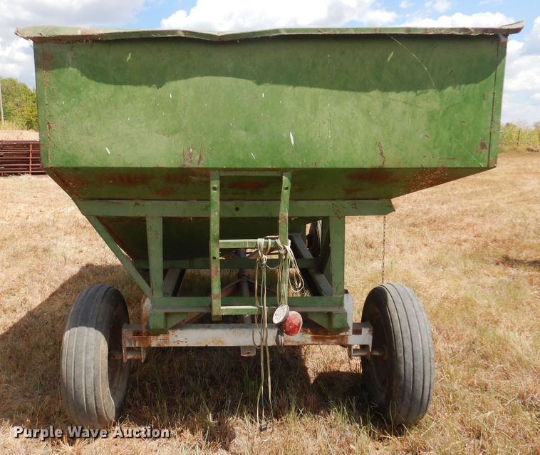 image for item DB7891 Huskee 165  gravity wagon