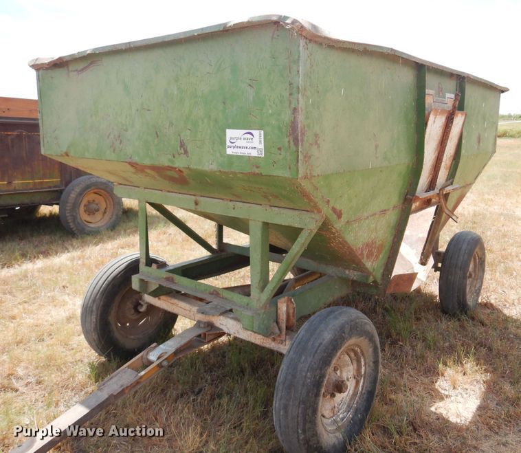 image for item DB7891 Huskee 165  gravity wagon