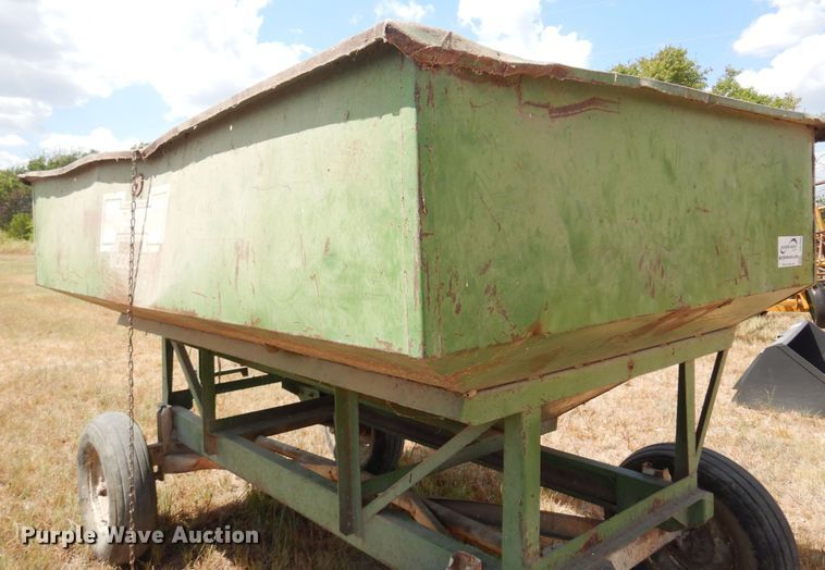 image for item DB7891 Huskee 165  gravity wagon