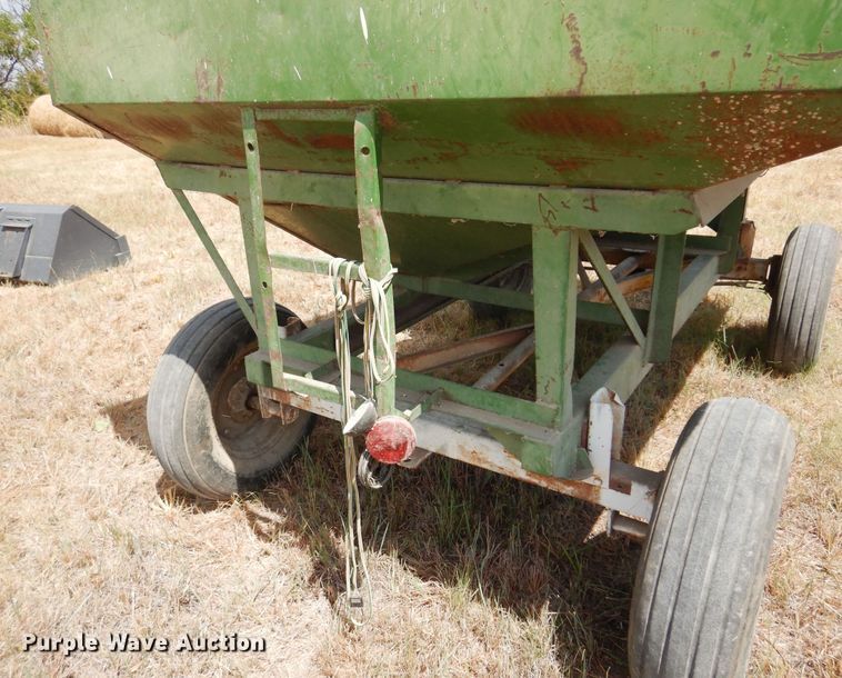 image for item DB7891 Huskee 165  gravity wagon