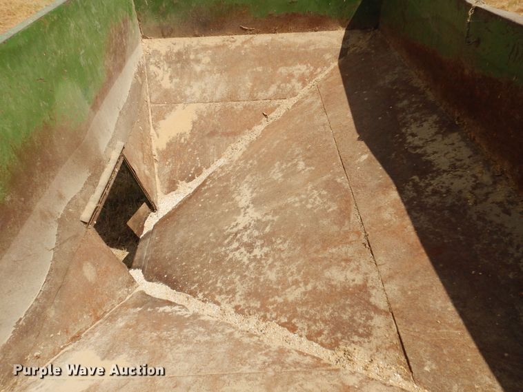 image for item DB7891 Huskee 165  gravity wagon