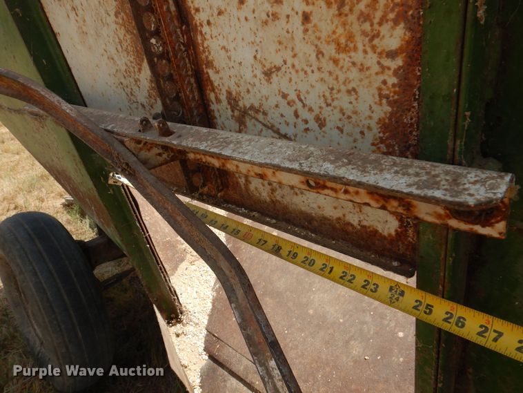 image for item DB7891 Huskee 165  gravity wagon