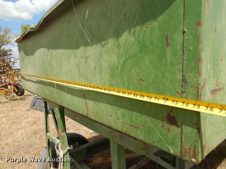 image for item DB7891 Huskee 165  gravity wagon