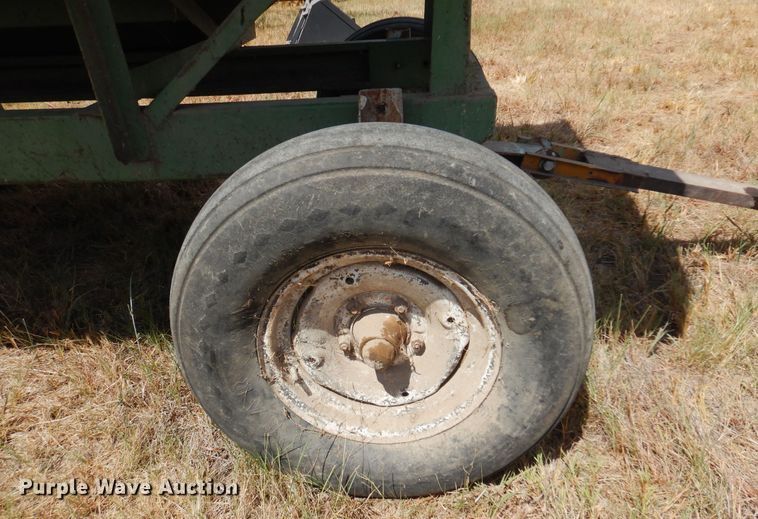 image for item DB7891 Huskee 165  gravity wagon