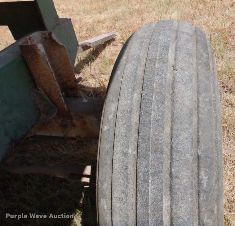 image for item DB7891 Huskee 165  gravity wagon