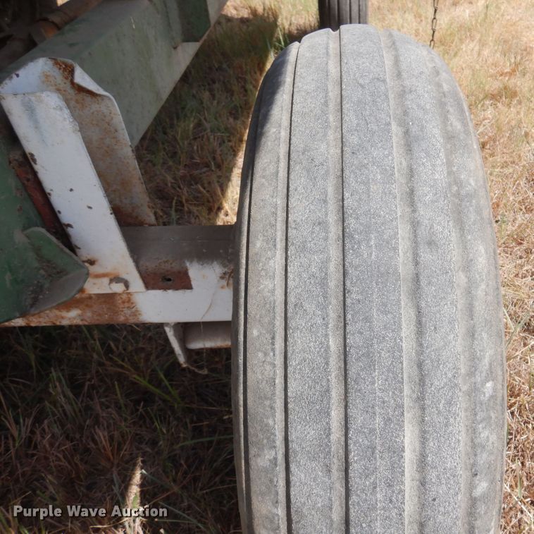 image for item DB7891 Huskee 165  gravity wagon