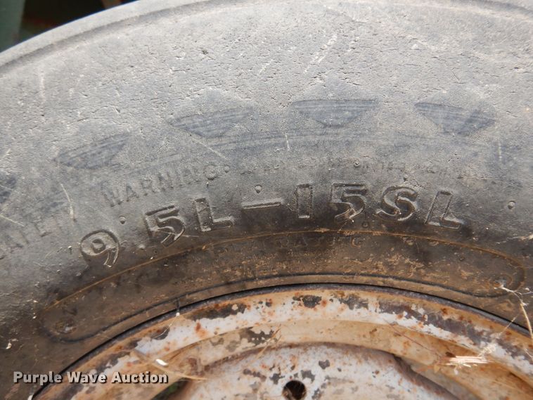 image for item DB7891 Huskee 165  gravity wagon