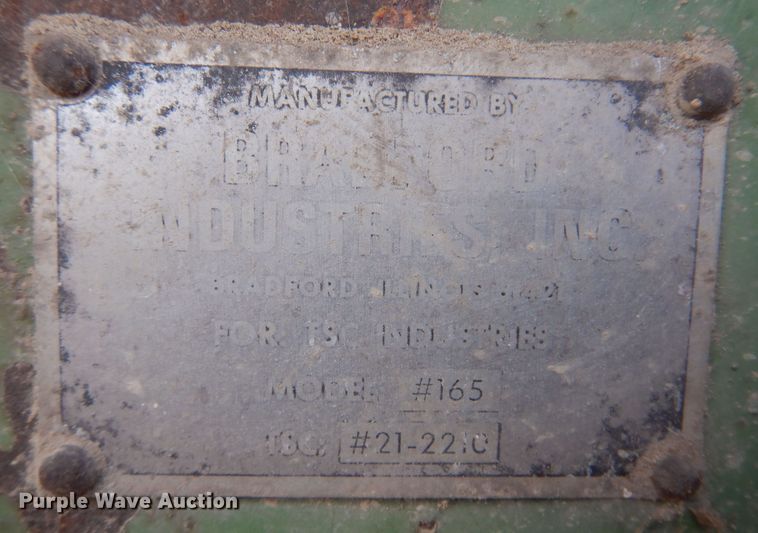 image for item DB7891 Huskee 165  gravity wagon