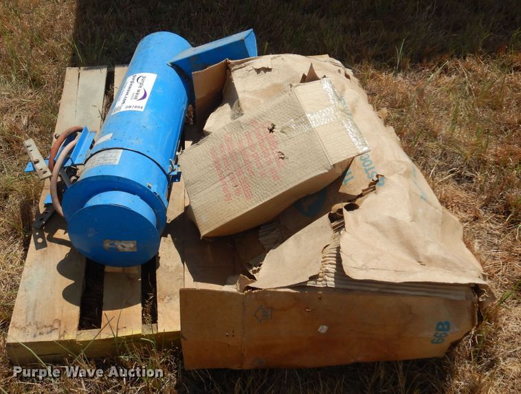 image for item DB7894 (2) Trojan 66B tank heaters