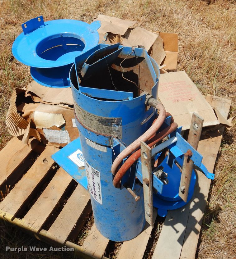 image for item DB7894 (2) Trojan 66B tank heaters